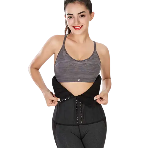 Ceinture amincissante portée par une femme en tenue de sport.