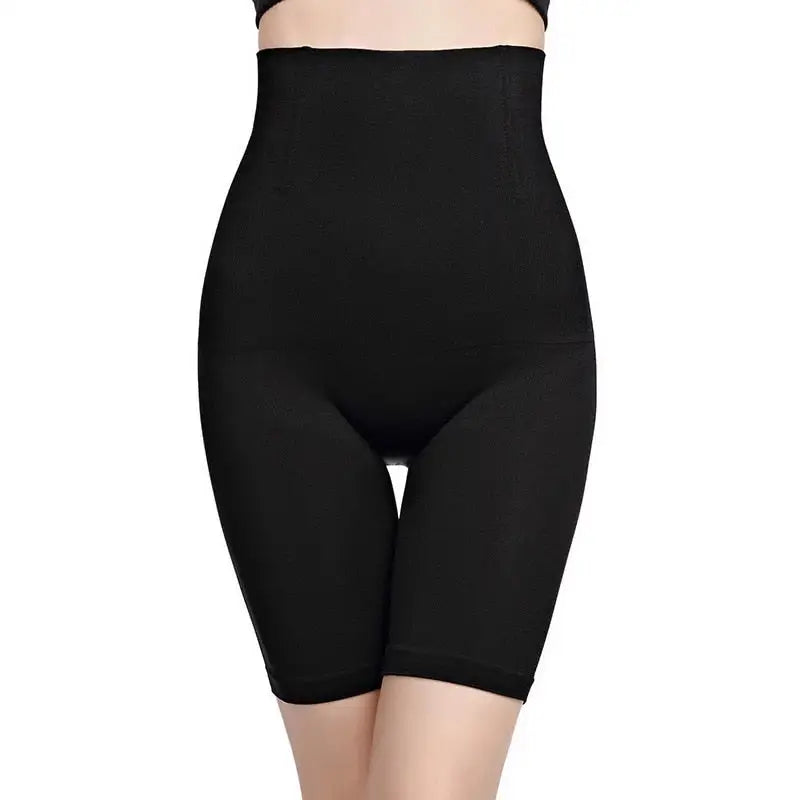 Short noir à taille haute conçu pour remodeler le corps.